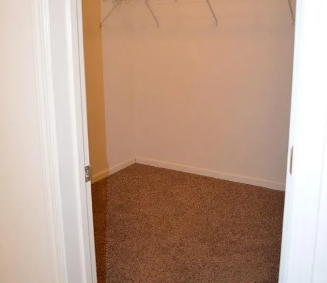1360 Shady Ln #XXX — Photo 9