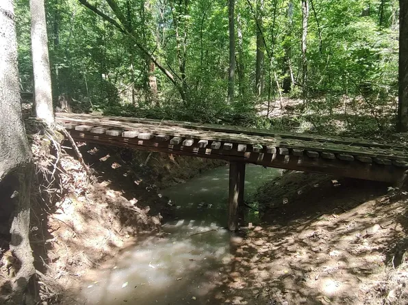 465 Barker Rd, Gary, TX 75643