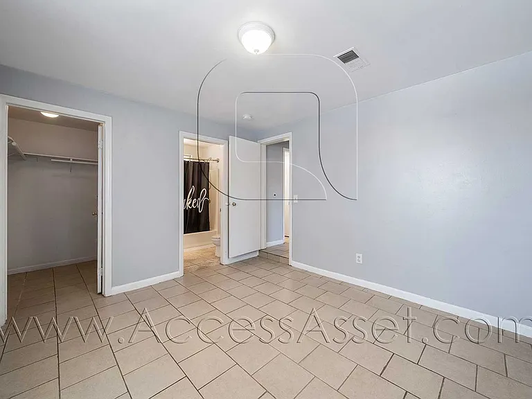 23865 Goetz Dr — Photo 10