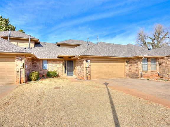 2nd image of 117 Woodbridge Cir
