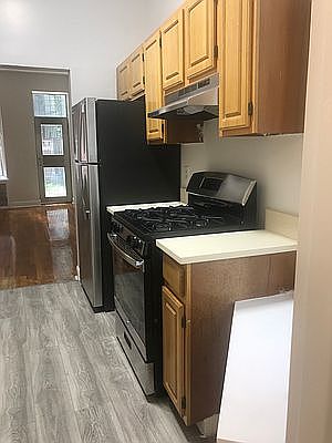 2nd image of 304 E 93rd St APT 1C