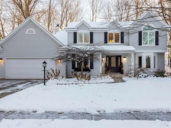 5003 Goldenwood Dr, Midland, MI 48640