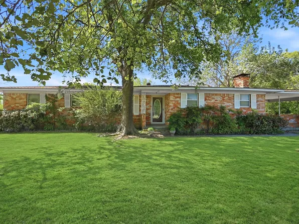 619 W Hayes St, Savoy, TX 75479