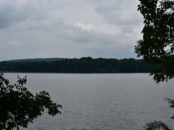 3rd image of 420 W Shore Dr