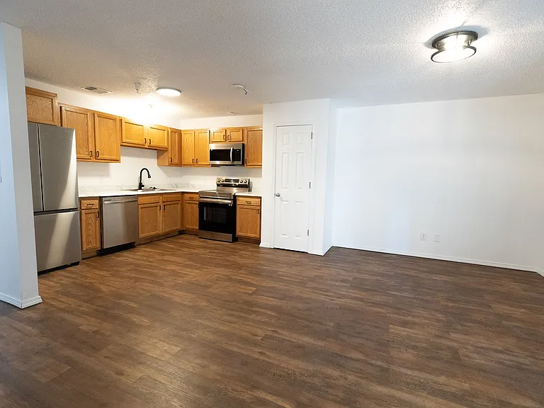 12220 Apache Avenue — Photo 22
