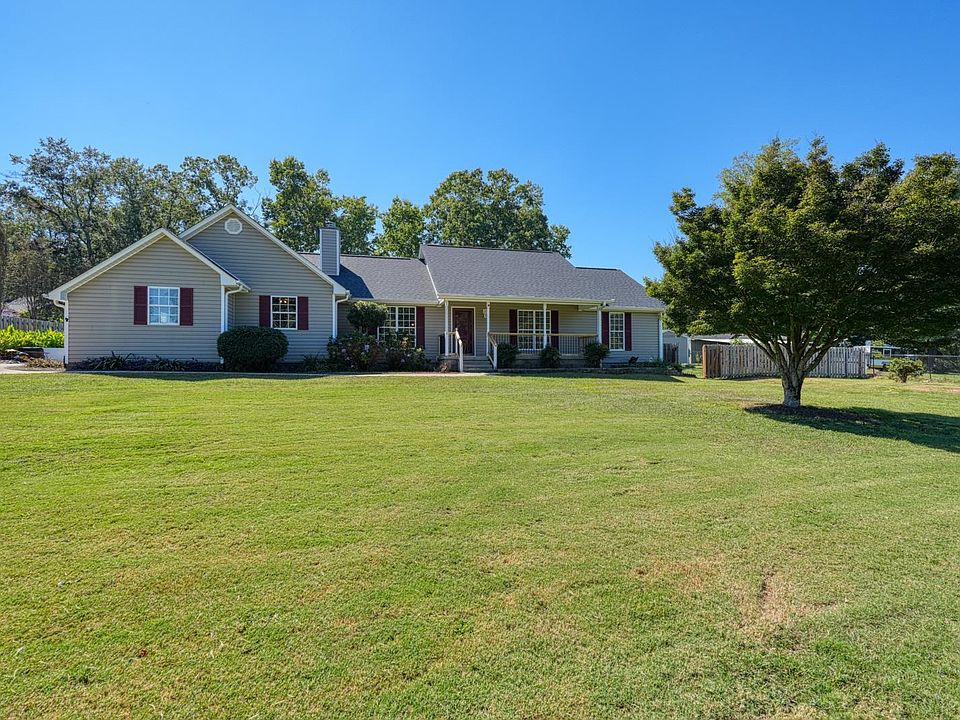 1st image of 137 Greenway Dr