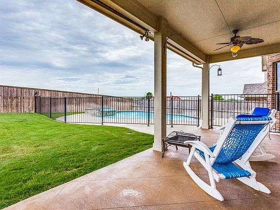 2nd image of 201 Parkhaven Dr