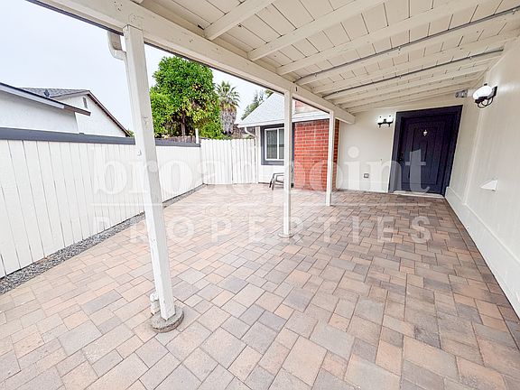 5th image of 581 Glenheather Dr