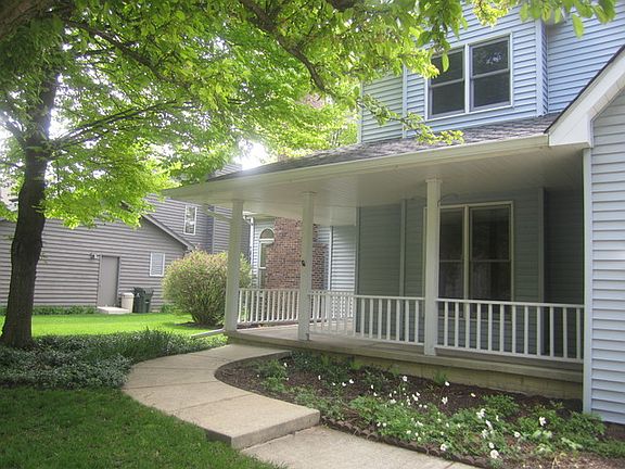 2nd image of 105 N Whispering Hills Dr