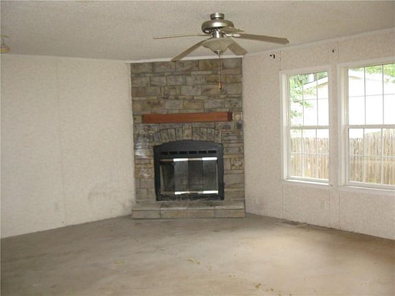 4th image of 121 Grande Ln