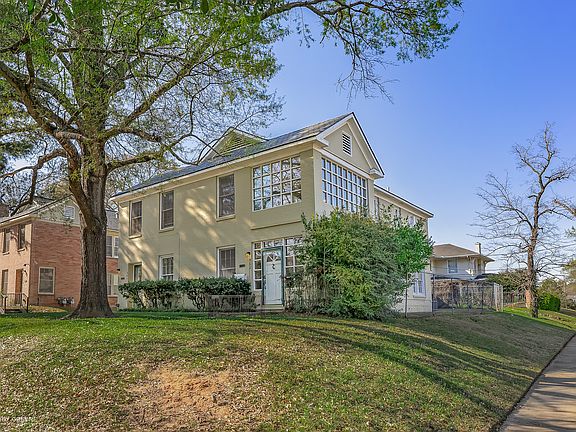 2nd image of 502 Forest Ave