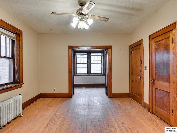 5th image of 608-610 S 32nd Ave
