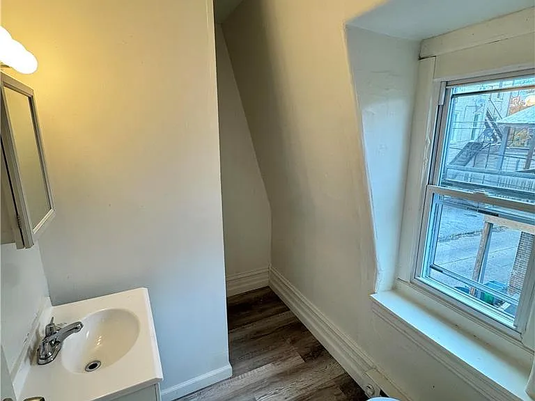 812 Chestnut St #B — Photo 6