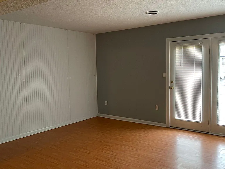 1155 E Main St — Photo 14