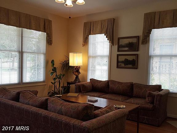 4th image of 640 Observatory Dr