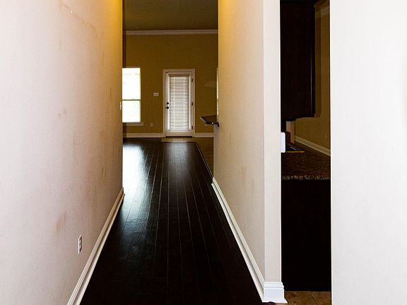 2nd image of 109 Sunny Peak St