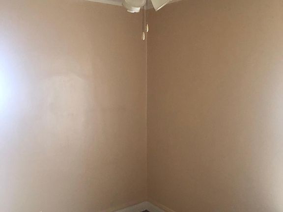 5th image of 10226 S Vernon Ave Floor 1