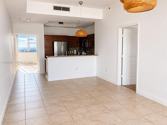 4th image of 2681 N Flamingo Rd APT 2705S