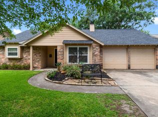 1639 Shadow Bend Dr, Houston, TX 77043