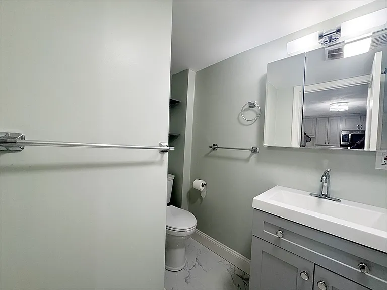7 Sumner Pl #2 — Photo 10