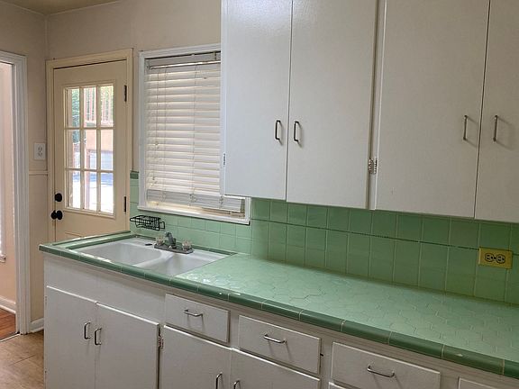 3rd image of 504 Cleveland Ct APT 3