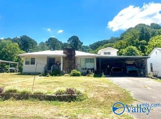 440 4th St NW, Arab, AL 35016