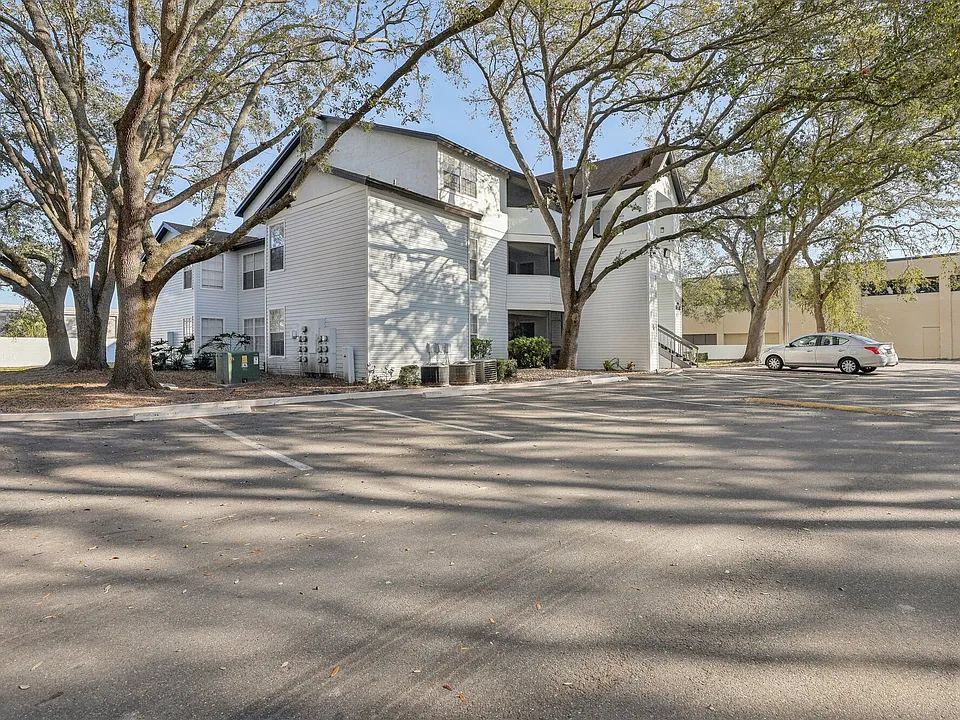 Building Photo 5