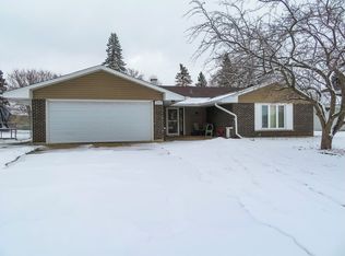 890 Rosedale Ln, Hoffman Estates, IL 60169