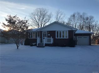 60 Donald Dr, West Seneca, NY 14224