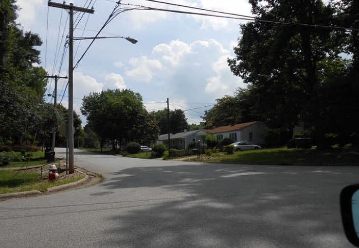 2nd image of 2008 Edgewood Dr