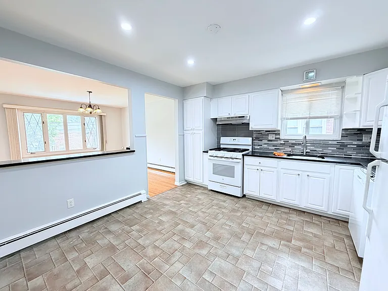 1229 Inwood Ter #2 — Photo 15