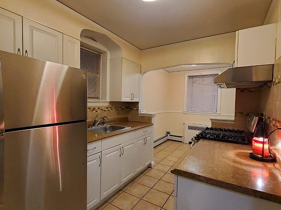 2nd image of 3002 Wilson Ave #1