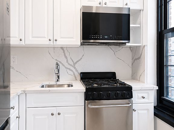 3rd image of 1 University Pl APT 16H