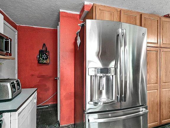 2nd image of 11386 Sherwood Dr