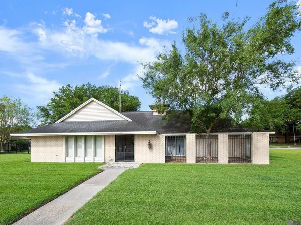 106 Crescent Place Dr, Donaldsonville, LA 70346