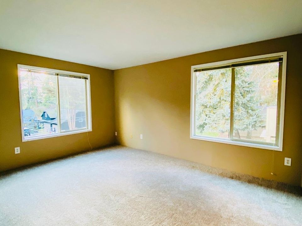 Larger bedroom on corner with two big windows to bring in lots of natural light.