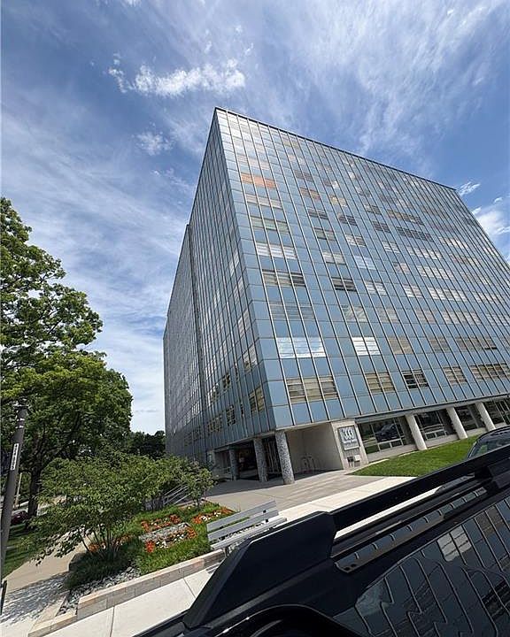 1st image of 333 W Meyer Blvd APT 512