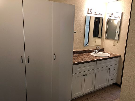 3rd image of 1118 T St APT 3