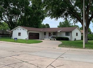 1506 W Newcastle Rd, Grand Island, NE 68801