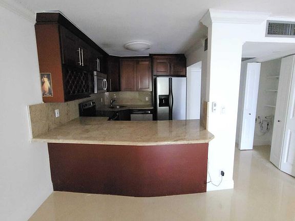 4th image of 9355 SW 8th St APT 222
