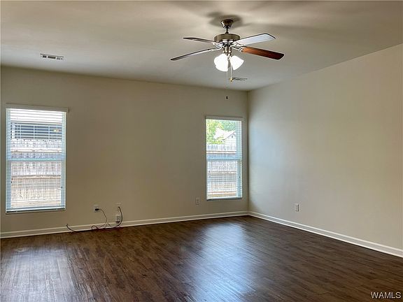 4th image of 14527 Griffin St