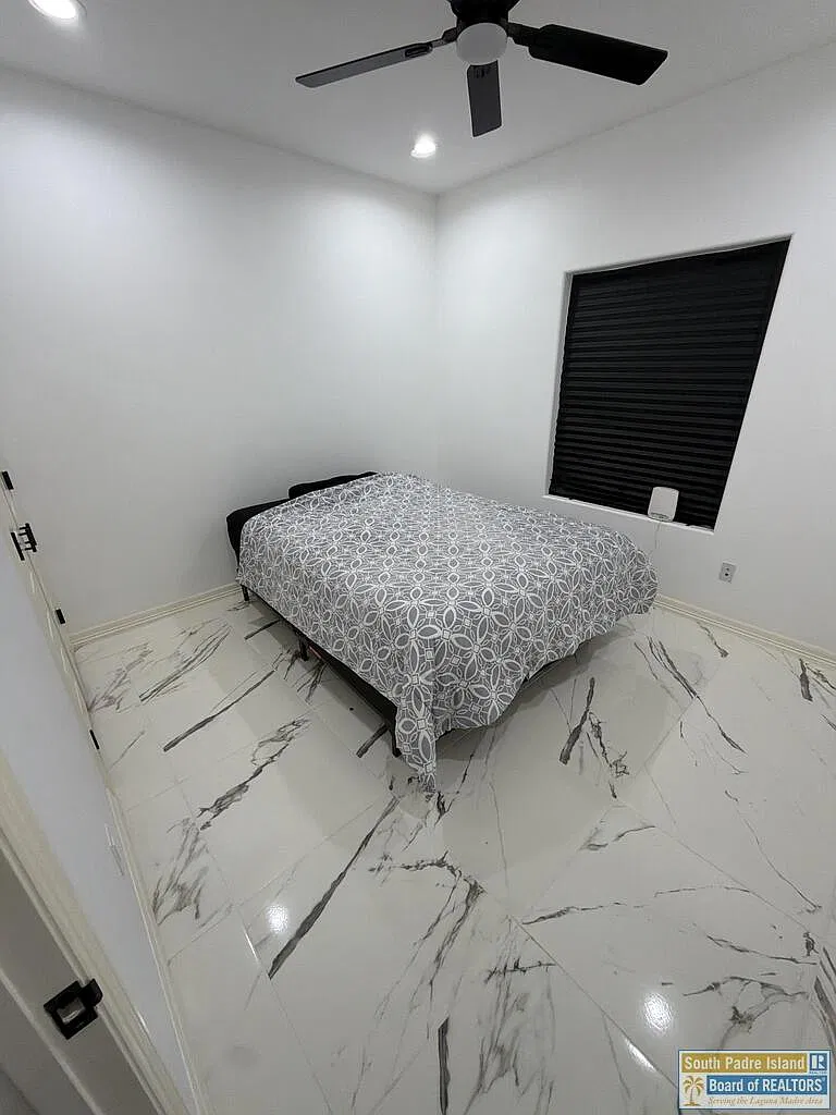 3 bed, 2.0 bath, 1251 sqft, $2,850 — Photo 3