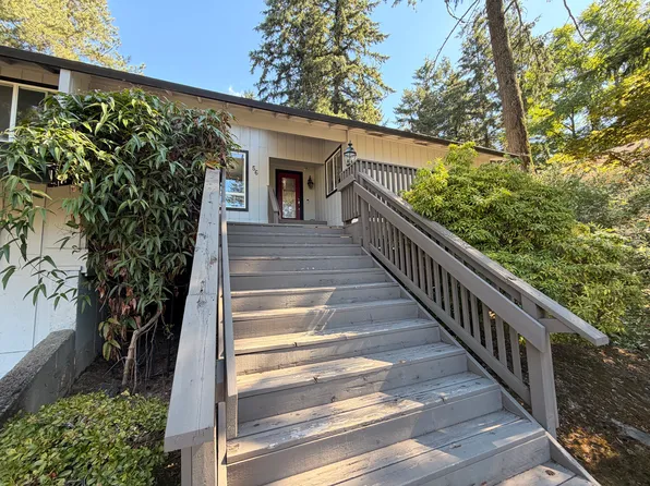 56 Aquinas St, Lake Oswego, OR 97035