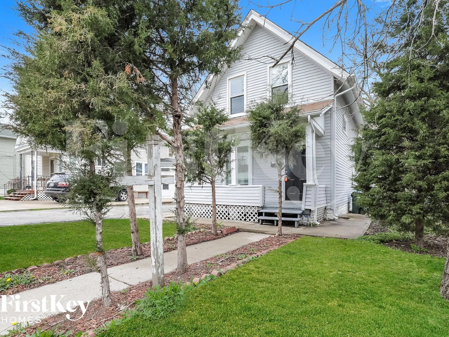 3 bed, 1.0 bath, 1120 sqft, $2,515 — Photo 1