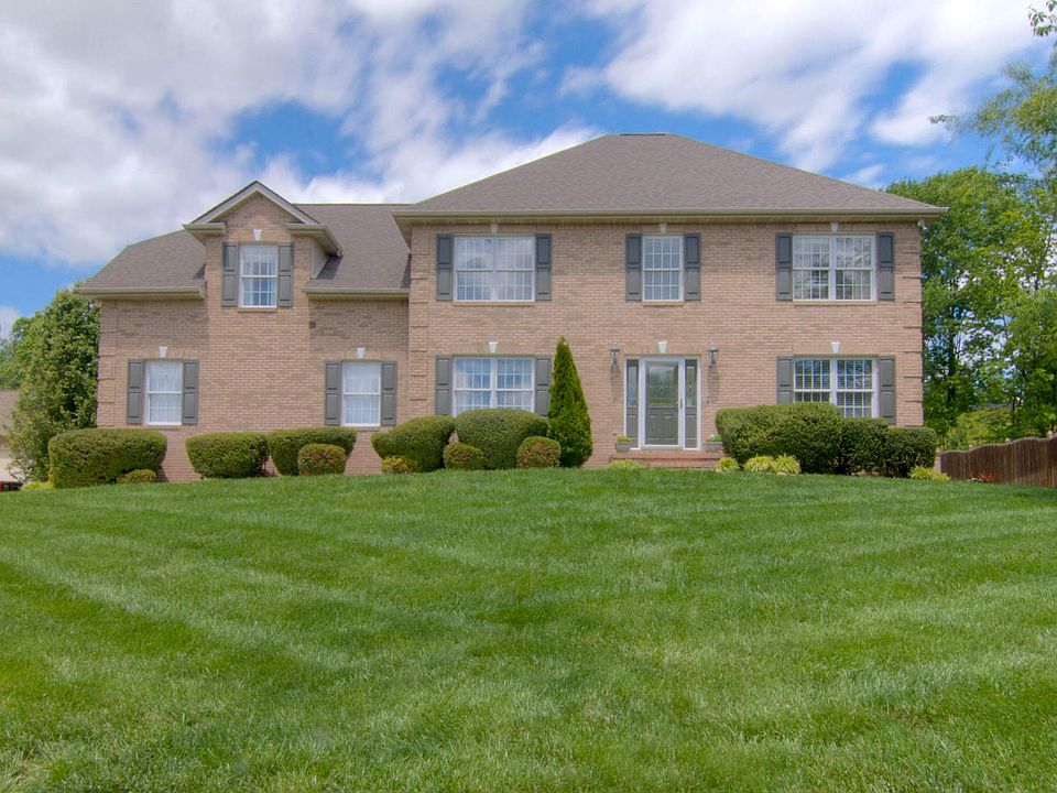 1st image of 3318 Whispering Oaks Dr