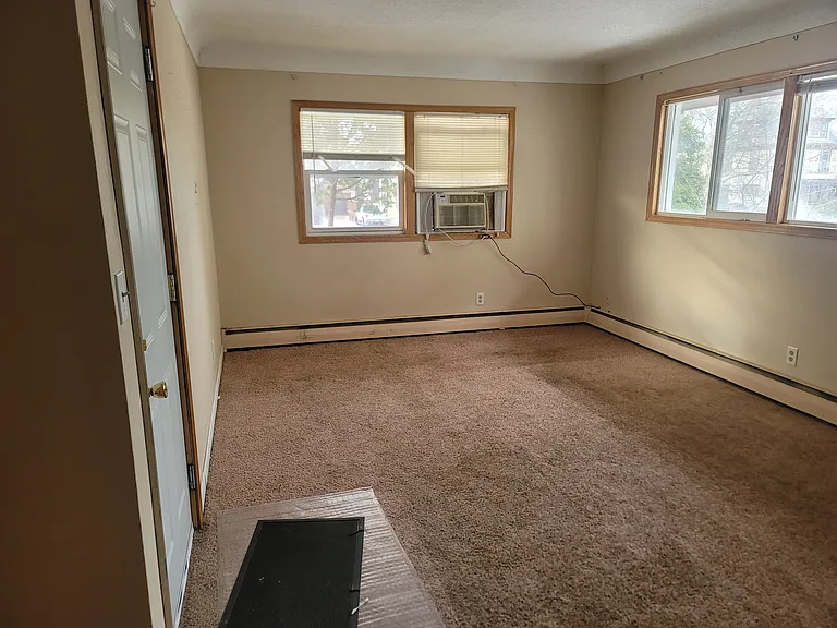914 Burr St #4 — Photo 10