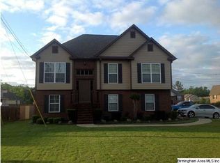 998 Hickory St, Moody, AL 35004