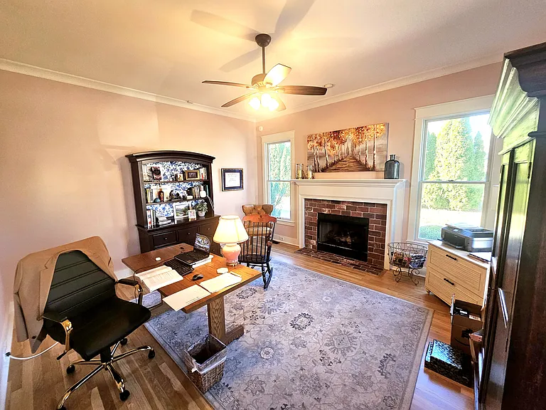 3002 Brook Park Dr SE — Photo 32