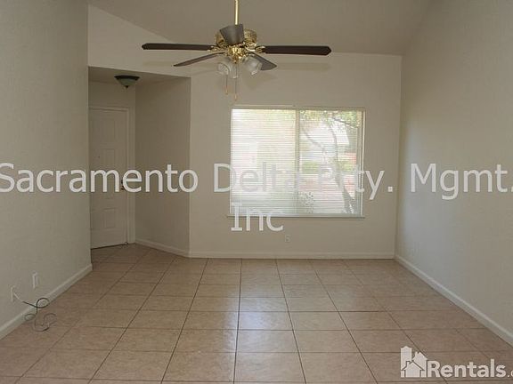 3rd image of 4036 Sea Meadow Way
