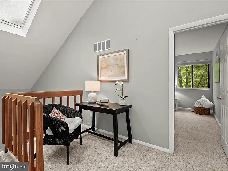 285 Michener Ct E — Photo 6